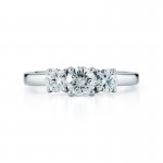 3 Stone Round Diamond Ring